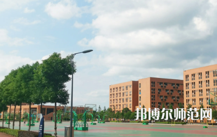 2023年懷化師范高等?？茖W(xué)校環(huán)境如何